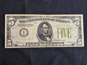 lot 48 image: 1934 Series $5 United States Note with Abraham Lincoln Portrait