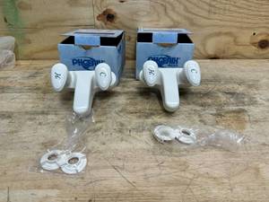lot 40 image: VALTERRA Lot of 2- PF222201 Lavatory Faucets