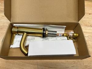 lot 156 image: Kingston Brass Continental 1.2 GPM Single Hole Bathroom Faucet with Pop-Up Drain Assembly