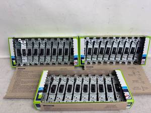 lot 165 image: LEVITON Lot of 30 1451-2 Light Switches - 15A-120V ACCA - Brown