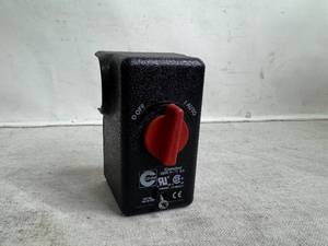 lot 168 image: CONDOR USA Lot of 12 MDR 11 Pressure Control Switch Covers