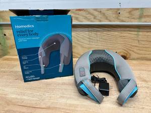 lot 120 image: Homedics Vibration Neck Massager With Soothing Heat Neck Pillow Massage