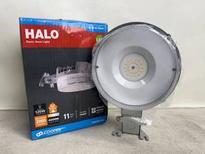 lot 189 image: HALO Dusk-to-Dawn 19.5W 2032 Lumen Hardwired LED Basic Area Light