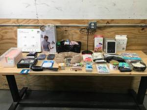 lot 124 image: Lot of Various Beauty Products and Other Items