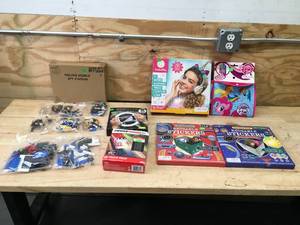 lot 206 image: Lot of Assorted Childrens Toys