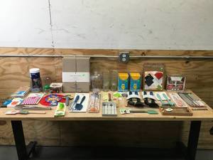 lot 211 image: Lot of Assorted Kitchen Items