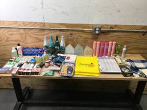 lot 220 image: Lot of Beauty Products, Decorations and Other Items