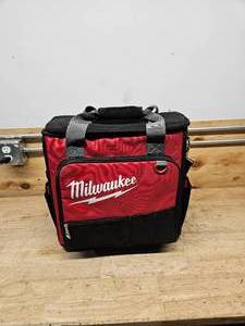 lot 150 image: Milwaukee Jobsite Tech Bag 48-22-8210