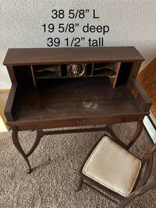 lot 2 image: Vintage Writing Desk with Chair Set
