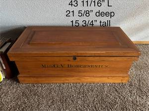 lot 32 image: Vintage Personalized Wooden Chest