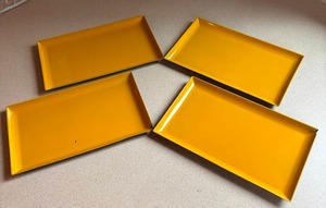 lot 43 image: 4 Rectangular Yellow Ceramic Plates