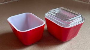 lot 55 image: Vintage Pyrex Red Fridge Dishes