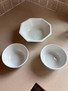 lot 172 image: Royal Norfolk Ceramic Bowl Set