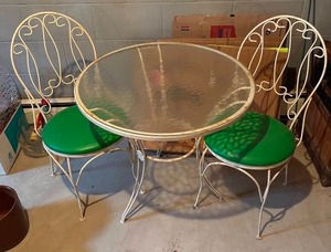 lot 252 image: Vintage Metal Patio Set with Glass Table