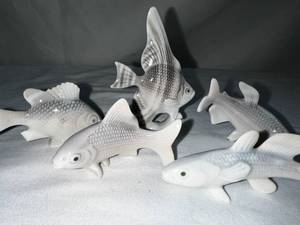 lot 127 image: Set of 5 Porcelain Fish Figurines