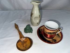 lot 129 image: Jade Buddha & Japan Porcelain Set