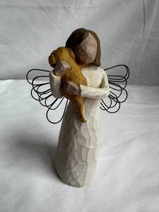 lot 136 image: Willow Tree Angel with Cat Figurine