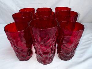 lot 139 image: Set of 9 Red Textured Glass Tumblers