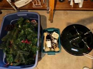 lot 213 image: Christmas Tree Stand & Vintage Electric Candles Set