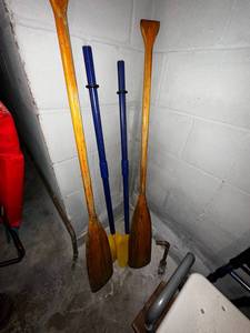 lot 214 image: Wooden Canoe Paddles and Modern Paddles Set