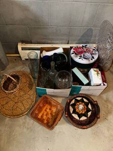 lot 268 image: Assorted Glassware and Basket Lot