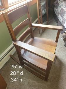 lot 17 image: Vintage Wooden Mission Oak Rocking Chair