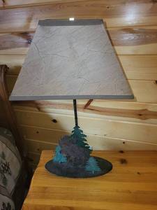 lot 20 image: Rustic Moose Table Lamp