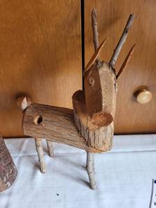 lot 108 image: Handcrafted Wooden Reindeer Set