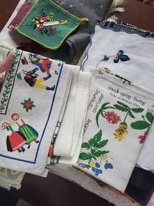 lot 115 image: Vintage Textile Collection Embroidery & Runners