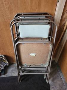 lot 119 image: Vintage Folding Chairs Set