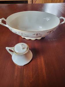 lot 188 image: Homer Laughlin Angelus Porcelain Set