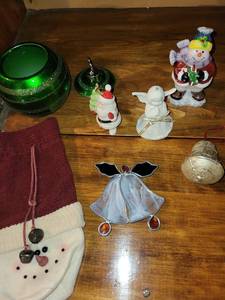 lot 197 image: Holiday Ornament and Figurine Set