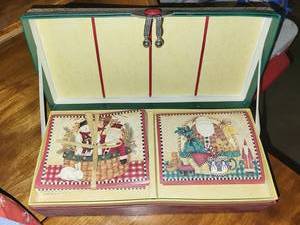 lot 202 image: Hallmark Snowman Spreaders & Holiday Lot