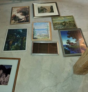lot 206 image: Lot of 8 Framed Artworks