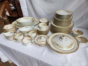 lot 82 image: Vintage Noritaki Floral Bone China Dinnerware Set