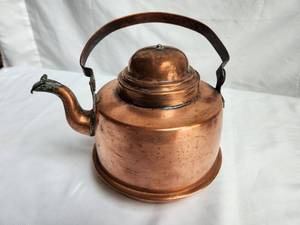 lot 84 image: Vintage Copper Kettle - 2 Liter