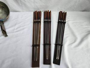 lot 150 image: Wooden Handle Skewer Set with Holder
