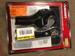 lot 21 image: Husky 4-Piece PVC Cutting Kit with Foldable Pouch and Replacement Blades  Customer Returns See Pictures