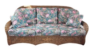 lot 20 image: Wicker Sofa  Couch