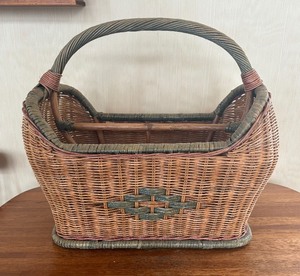 lot 103 image: Wicker Literature Stand