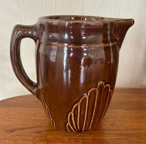 lot 118 image: Vintage Monmouth Pottery Pitcher