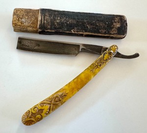 lot 44A image: Vintage Art Deco Straight Razor with Case