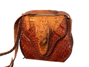 lot 17A image: Vintage Genuine Alligator Handbag
