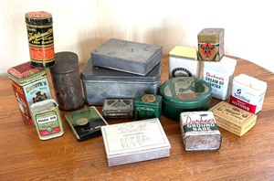 lot 65 image: Variety of Vintage Tins including Whitmans Sampler, Durkees Gourd Sage, Drostes Cocoa and More