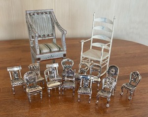 lot 66 image: Charming Chair Figurines and Place Card Holders
