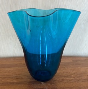 lot 80 image: Ruffled Glass Vase by Blenko