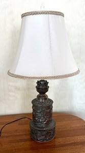 lot 81 image: Vintage Embossed Table Lamp