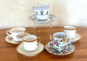 lot 89 image: Teacups with Saucers by Royal York, Haviland Limoges of France and More