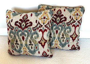 lot 136 image: Two Decorative Accent Pillows