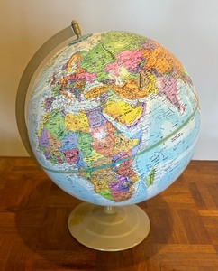 lot 141 image: Globe Master 12 Globe